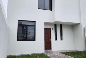 Casa en condominio en  Calle La Armonía 284, Centro, Colima, México