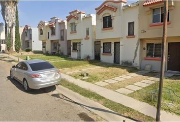 Casa en  Calle Río San Lorenzo, Coyula, Jalisco, México