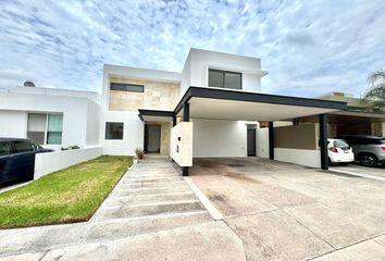 Casa en condominio en  Condominio El Prado Residencial, Prolongación Hacienda La Venta, San José De Los Olvera, Querétaro, México