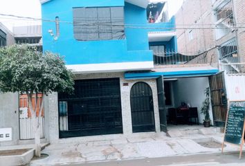 Casa en  Avenida Carlos Alberto Izaguirre, San Martín De Porres, Lima, 15112, Per