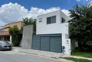 Casa en  El Porton De Valle Alto, Avenida Valle Alto, Valle Alto, Monterrey, Nuevo León, México