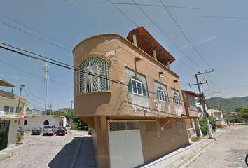 Casa en  C. Vicente Palacios 111, Aralias Ii, Fovissste 96, 48328 Puerto Vallarta, Jal., México