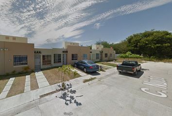 Casa en fraccionamiento en  Calle Nudo, Fraccionamiento Altavela, San Clemente De Lima, Nayarit, México