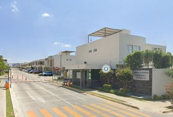 Casa en  Av. Del Canal, Luna Bosque, Zapopan, Jalisco, México