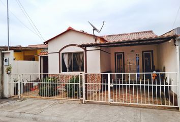 Casa en  Urb. La Joya. Etapa Ámbar, Guayaquil, Ecuador