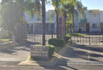 Casa en  Av. Patria No.276, Parques De Tlaquepaque, San Pedro Tlaquepaque, Jalisco, México