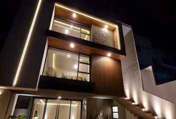 Casa en condominio en  Puerta De Quiroga, Bosque Esmeralda, Ciudad López Mateos, Estado De México, México