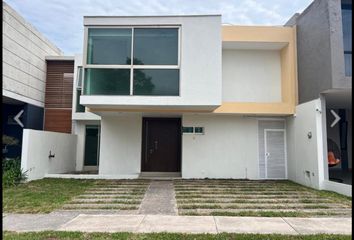 Casa en  Los Olivos, Zapopan, Zapopan, Jalisco