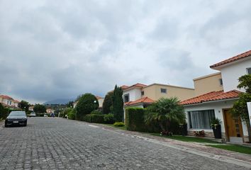 Casa en  Marietta De Veintemilla E3-129, Quito 170157, Ecuador