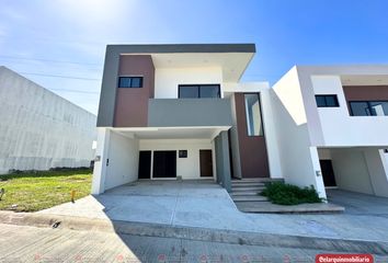 Casa en fraccionamiento en  Lomas Del Dorado, Sm Km 9, Boca Del Río, Veracruz, México