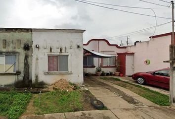 Casa en  Golondrinas, Las Arboledas, Fraccionamiento Las Arboledas, Veracruz, México