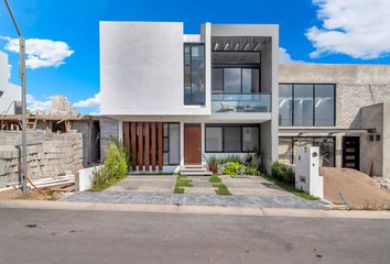 Casa en fraccionamiento en  Avenida Paseo De Las Pitahayas, Zibatá, Querétaro, México