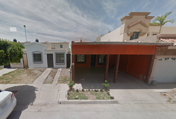 Casa en  Calle Paseo De Ceibas, Jardines Del Bosque, Los Mochis, Sinaloa, México