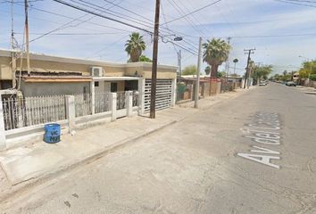 Casa en  Av Del Cabildo, Carbajal, Mexicali, Baja California, México