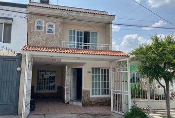 Condominio horizontal en  Calle Santa Gertrudis 2116, Santa Cruz Del Valle, Jalisco, México