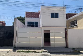 Casa en  Balneario Agua Azul, Calle Constitución De 1917, Reforma Agua Azul, Puebla De Zaragoza, Puebla, México