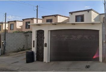 Casa en  Calle Manelich, Tecate, Baja California, México