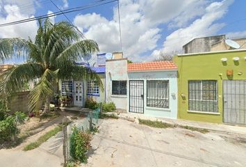 Casa en  C. Sexta Priv. La Higuera, Cancún, Quintana Roo, México