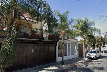 Casa en  Calle Josefa Ortiz De Domínguez, Lagos De Oriente, Guadalajara, Jalisco, México