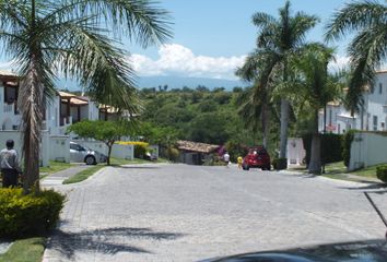 Casa en fraccionamiento en  Fraccionamiento Vista Santa Fe, Vista Santa Fe, Bajada De La Cañada, Alpuyeca, Morelos, México