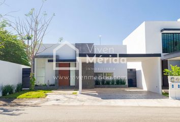 Casa en  Privada Chaactun, Santa María Yaxché, Yucatán, México