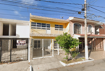 Casa en  Calle Puerto Yavaros, Monumental, Guadalajara, Jalisco, México