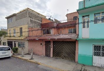 Casa en  C. Trece, Esperanza, 57800 Cdad. Nezahualcóyotl, Méx., México