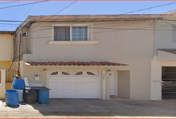 Casa en  Versalles 724, Villa Del Real 1ra Sección, Ensenada, Baja California, México