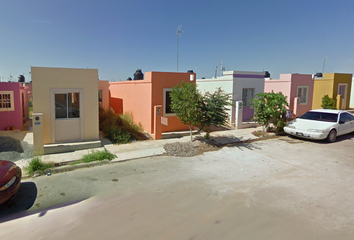 Casa en  Avenida Magnolia, Valle Elizondo, Nuevo Laredo, Tamaulipas, México