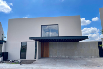 Casa en  Parque Central Lomas Del Campanario Norte, Santiago De Querétaro, Querétaro, México