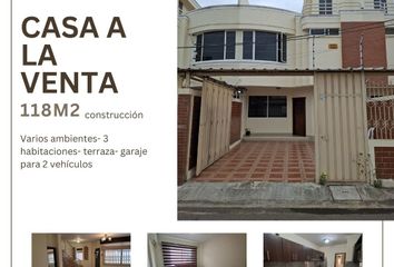 Casa en  Avenida Paulo Emilio Macias, Portoviejo, Ecuador