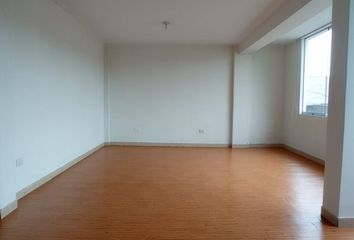 Departamento en  Av. Las Gaviotas 984, Lima, Perú