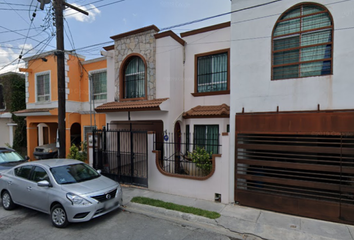 Casa en  Calle Iturbide, Hacienda Los Morales 3er Sector, Monterrey, Nuevo León, México