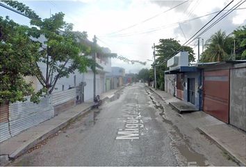 Casa en  Miguel De La Madrid, Miguel De La Madrid, Cdad. Del Carmen, Campeche, México