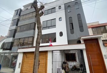 Departamento en  Calle Loma De Los Nardos, Santiago De Surco, Perú