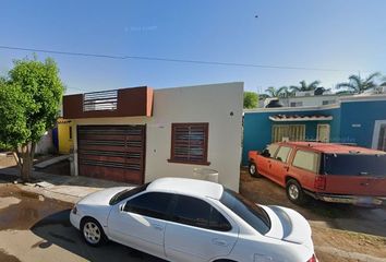 Casa en  Calle Balcanes, Danubio, Culiacán, Sinaloa, México