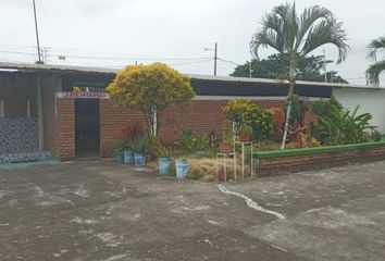 Terreno Comercial en  Avenida Universitaria, Babahoyo, Los Ríos, Ecuador