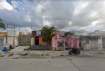 Casa en  M. De Las Capuchinas, Misión Del Carmen, Playa Del Carmen, Quintana Roo, México