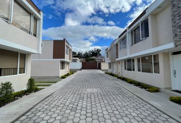 Casa en  La Paz, Conocoto, Quito, Ecuador