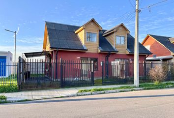 Casa en  Avenida Mánchester 979, Curicó, Chile