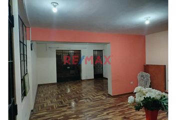 Departamento en  Urb Leoncio Prado, Rímac, Perú