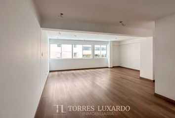 Departamento en  Avenida Pablo Carriquirry, San Isidro, Lima, 15036, Per