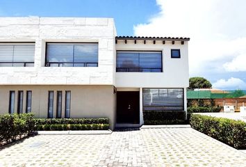 Casa en fraccionamiento en  Pedregal Del Bosque Zero, Avenida Calimaya Mz 018, Bosque De Las Fuentes, Estado De México, México