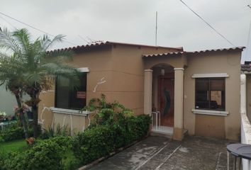 Casa en  Urbanizacion La Joya, Avenida León Febres Cordero Ribadeneyra, Ecuador