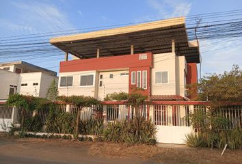 Casa en  Parque Forestal, Avenida Jose Maria Urbina, Portoviejo, Ecuador