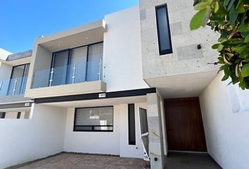 Casa en fraccionamiento en  Punta Del Este, Boulevard Punta Del Este, Residencial Punta Del Este, León, Guanajuato, México