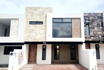 Casa en fraccionamiento en  Residencial Tabachines, Boulevard Jorge Vértiz Campero, Hda. Santa Fe, León, Guanajuato, México