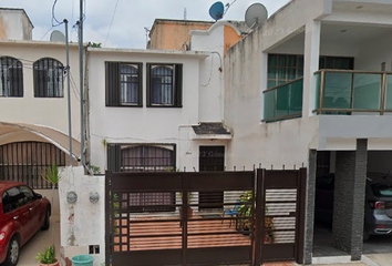 Casa en fraccionamiento en  Villas De Tequesquitengo Sm 520, Cancún, Quintana Roo, México