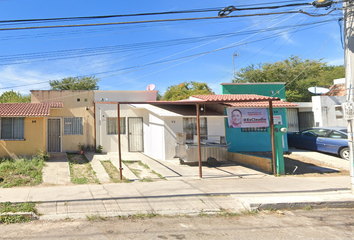 Casa en  Av. Del Almendro No. 92, Cima Del Sol, Cima Del Sol, Jalisco, México