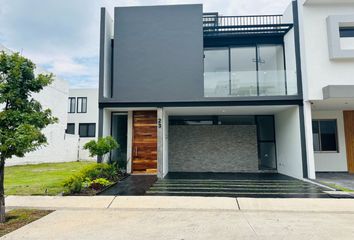 Casa en fraccionamiento en  Avenida Magallanes, Los Magueyes, San Pedro Tlaquepaque, Jalisco, 45602, Mex